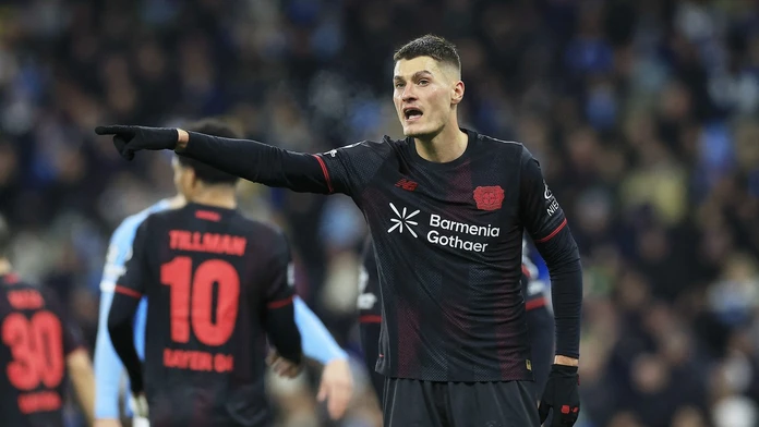 Mama slávneho českého futbalistu mala nehodu. Škody vznikli aj na policajných autách
