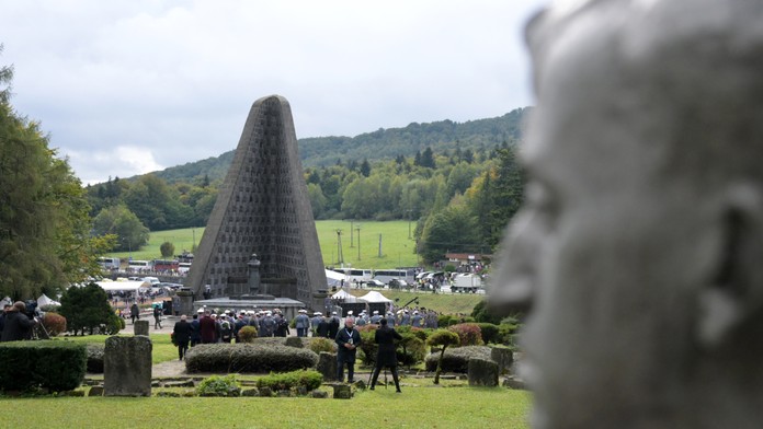 Incident počas osláv na Dukle. Do areálu sa snažil dostať muž so zbraňou