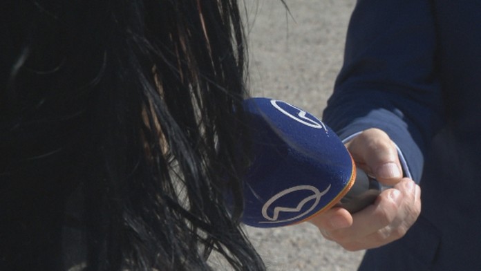 Mladá žena naletela drzým podvodníkom.