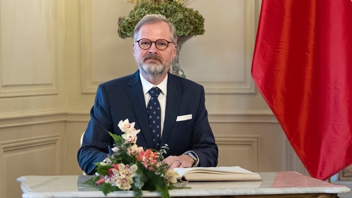 Český premiér Fiala reaguje na Ficovo obvinenie, že zasahuje do záležitostí Slovenska