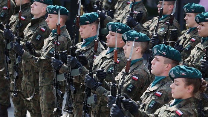 Poľsko otvorene hovorí o vojne. K hraniciam pošle 17-tisíc vojakov