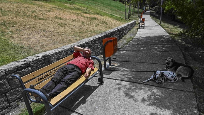 Riziko požiarov v Turecku. Dovolenkári, situáciu pozorne sledujte