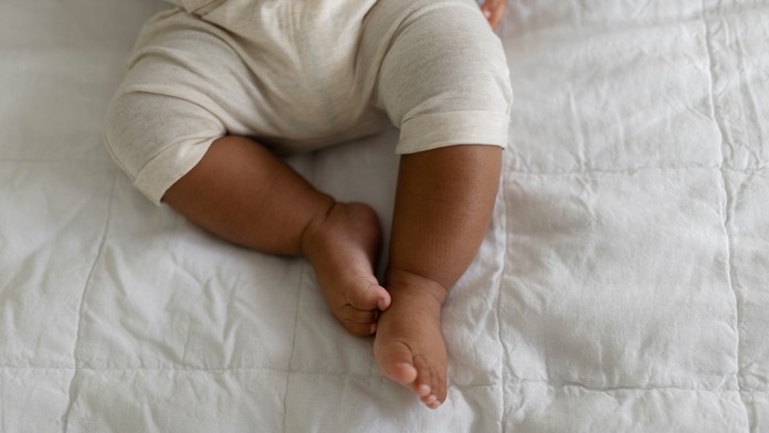 Britániou otriasol šokujúci prípad: Polícia objavila opusteného novorodenca. Už tretieho od tých istých rodičov