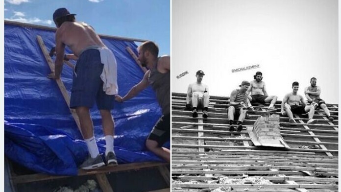 Michal Kempný pomáha na streche.