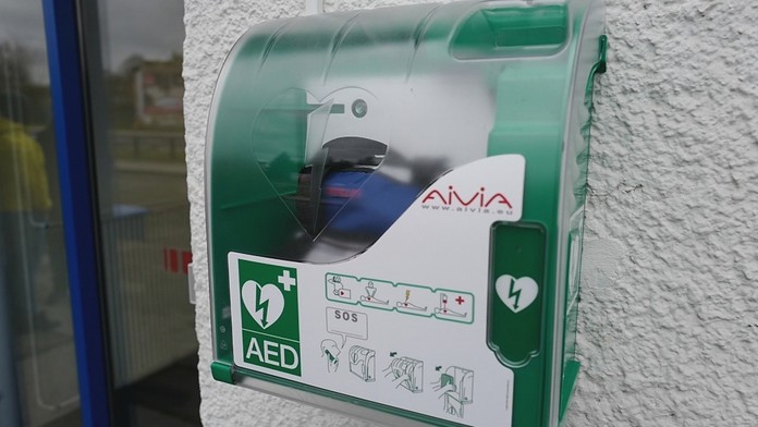 Na snímke vpravo Andraž Šporar a brankár Dejan Iliev v zápase medzi ŠK Slovan Bratislava a ŠKF Sereď..jpg