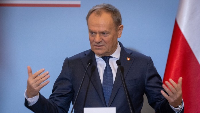 Tusk tvrdí, že Rusko plánovalo útoky na letecké spoločnosti. Kremeľ obvinenia odmieta