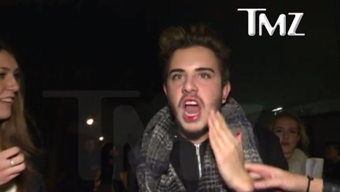 Bieber sa v Barcelone postaral o škandál. Fanúšikovi rozbil ústa