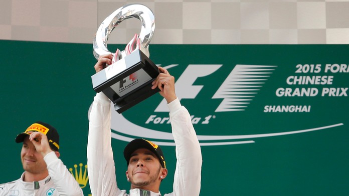 Lewis Hamilton, double Mercedesu.