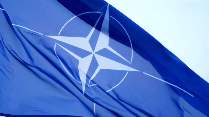 Členské štáty NATO sa zhodli na zvýšení obranných výdavkov na päť percent HDP, Španielsko si vyjednalo výnimku