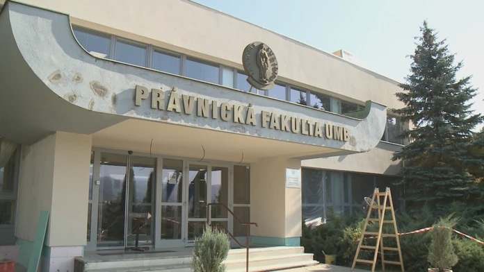 Právnická fakulta UMB.
