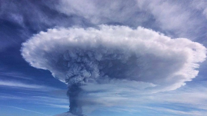 Etna opäť vybuchuje