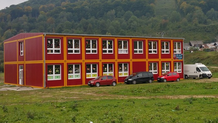 Na archívnej snímke modulová budova.