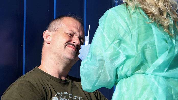 Igor Matovič predstavuje nové opatrenia.