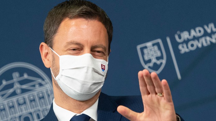 Premiér Eduard Heger.