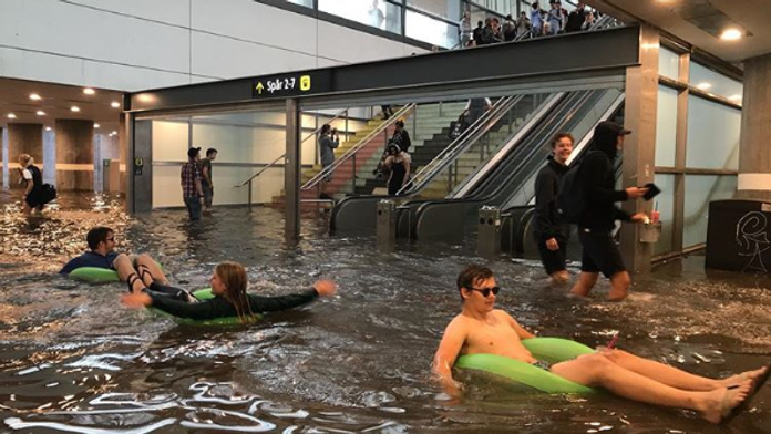 Železničná stanica sa zmenila na kúpalisko.