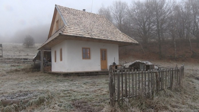 Jeden z ekologických domov v Zaježovej