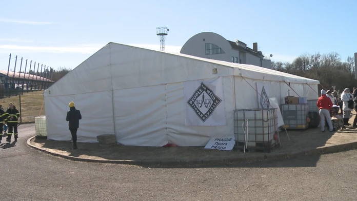 Humanitárny stan na hraniciach 