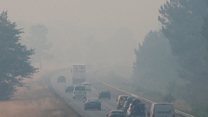 Toxický dym z požiarov vo Francúzsku: V blízkosti turistickej atrakcie evakuujú tisícky ľudí