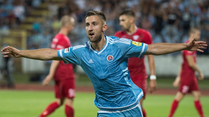 Na snímke hráč Slovana Andraž Šporar sa raduje z gólu v odvete 2. predkola EL proti Balzanu.