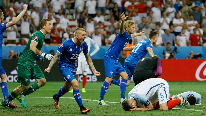 Smútok anglických fanúšikov po prehre s Islandom