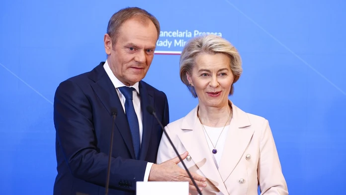 Európska komisia ukončila konanie voči Varšave. Zásady právneho štátu v Poľsku už nie sú v ohrození