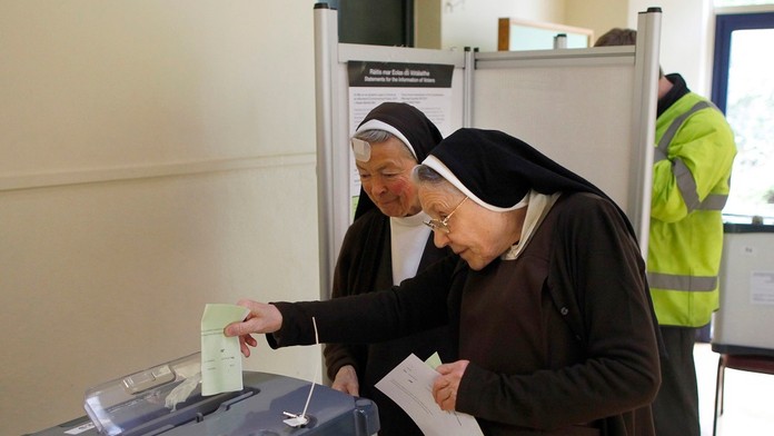 Írsko, referendum