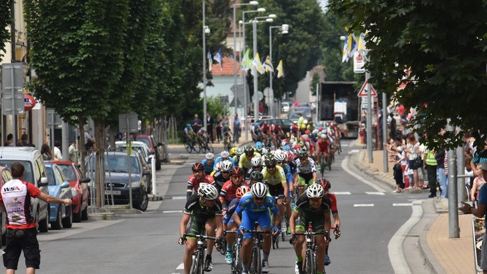 Pelotón počas piatej záverečnej etapy 60. ročníka cyklistických pretekov Okolo Slovenska.