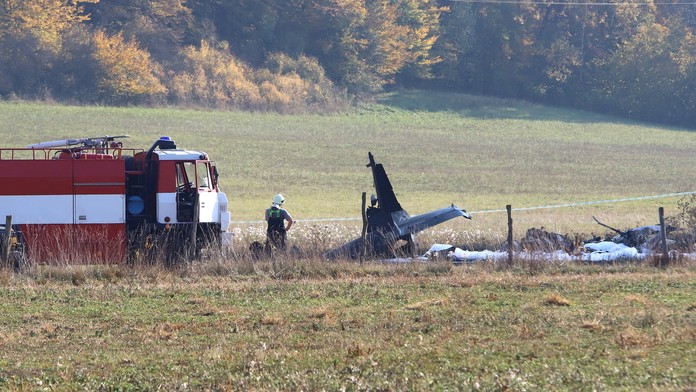 Medzi Sliačom a Kováčovou sa zrútilo vojenské lietadlo