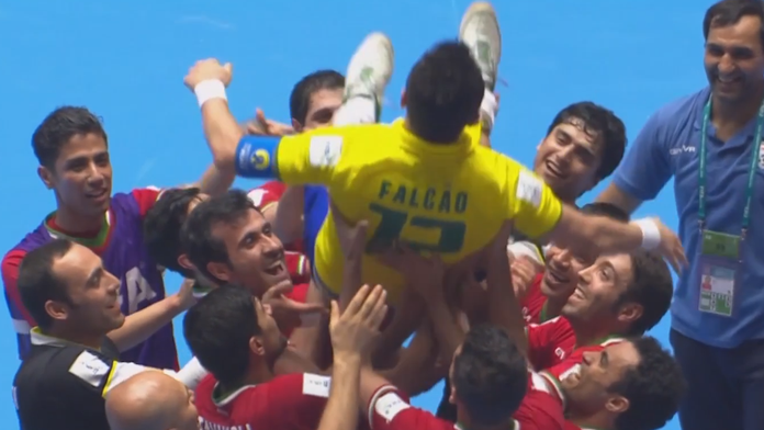 Irán šokujúco vyradil Brazíliu v osemfinále MS vo Futsale.