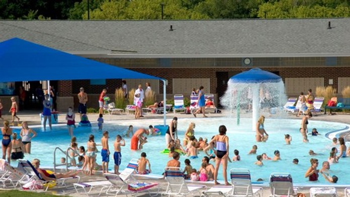 Kontroverzný krok mesta na hraniciach. Cudzincom zakázali vstup do bazéna