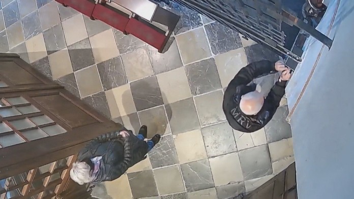 Záber z bezpečnostnej kamery.