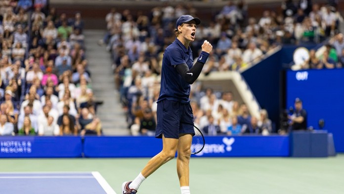 Prekvapenie sa nekonalo. Sinner zvládol semifinále a v New Yorku zabojuje o titul