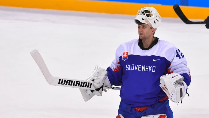 Sklamaný bek ruského olympijského tímu Viačeslav Vojnov po prehre so Slovenskom na ZOH 2018.