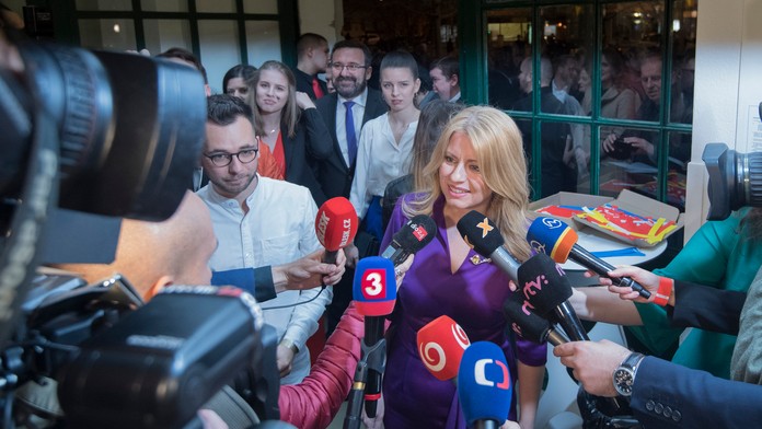 Pri havárii malého lietadla v Nemecku zahynuli tri osoby. 