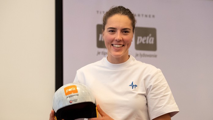Petra Vlhová počas tlačovej konferencie pred začiatkom sezóny.