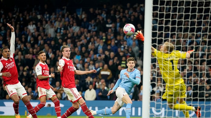 John Stones strieľa druhý gól pre City v zápase s Arsenalom