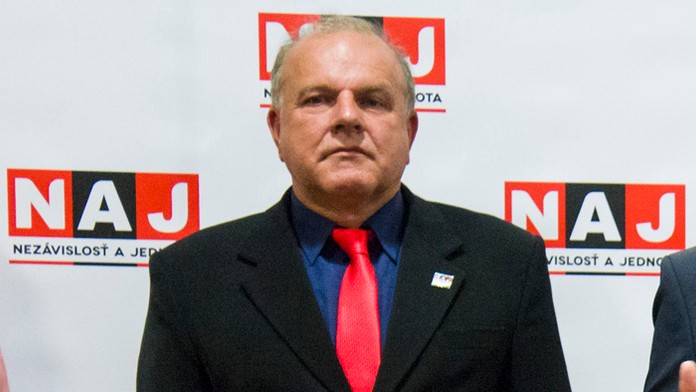 Policajtky v dome v japonskom meste Zama, kde našli najmenej roštvrtených tiel.