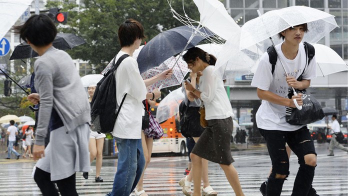 Tajfún Mindulle zasiahol Tokio.