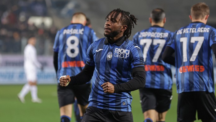 Inter s jednoznačným triumfom, AC Miláno prišlo o body v úplnom závere. Duda zápas nedohral