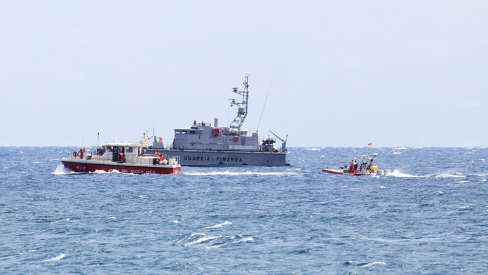 Záchranné a pátracie práce po potopení jachty