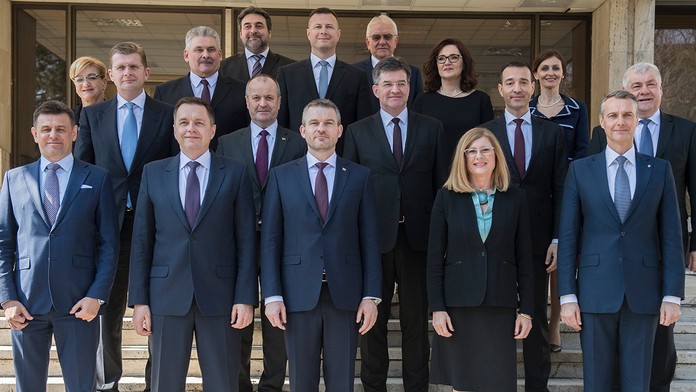 Členovia novej vlády.