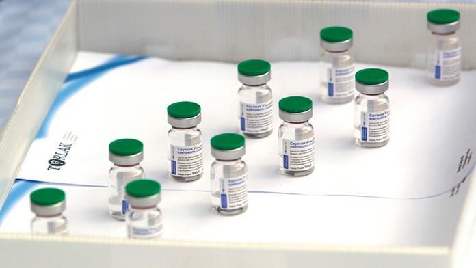 Ampulky s ruskou vakcínou Sputnik V.