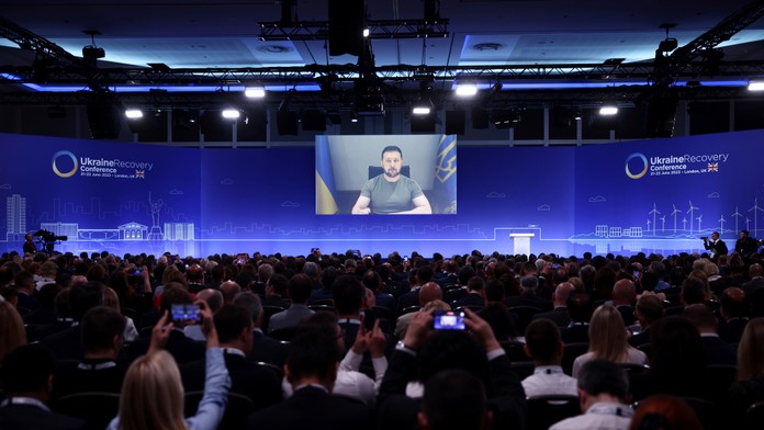 Ofenzíva je pomalšia, ako by sme chceli, priznal Zelenskyj. Rusi všetko zamínovali