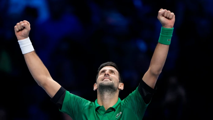 Turnajom majstrov prešiel bez prehry a vyrovnal Federera. Djokovič zinkasuje rekordnú prémiu