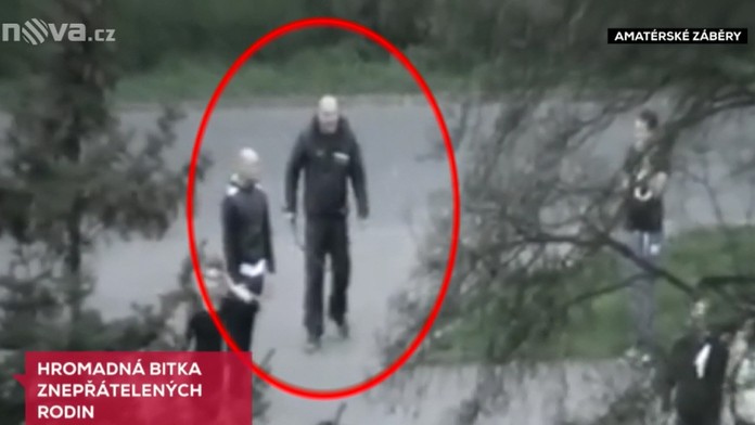 Hromadná bitka Rómov