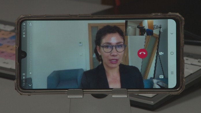 Ďuriš Nicholsonová.