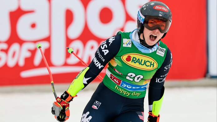 Hoci jej tesne ušlo pódium, v cieli bola nadšená. Mikaela Shiffrinová poslala odkaz Petre Vlhovej