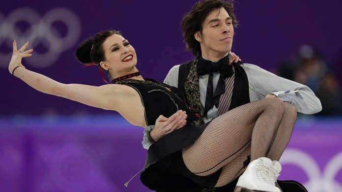 Lucie Myslivečková a Lukáš Csölley v súťaži voľných tancov na ZOH v Pjongčangu.