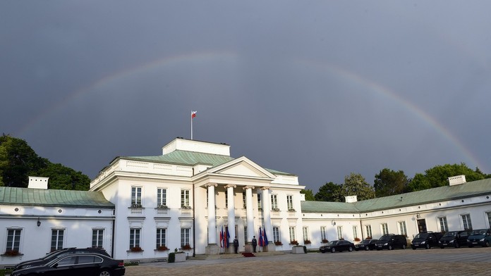 Ďalšie narušenie vzdušného priestoru Poľska. Bezpečnostné zložky zneškodnili dron nad vládnymi budovami