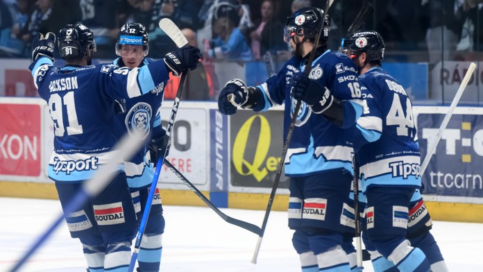 Debakel pod Zoborom. Slovan na úvod vo finále vyfasoval šestku, Nitra ho zničila v poslednej tretine